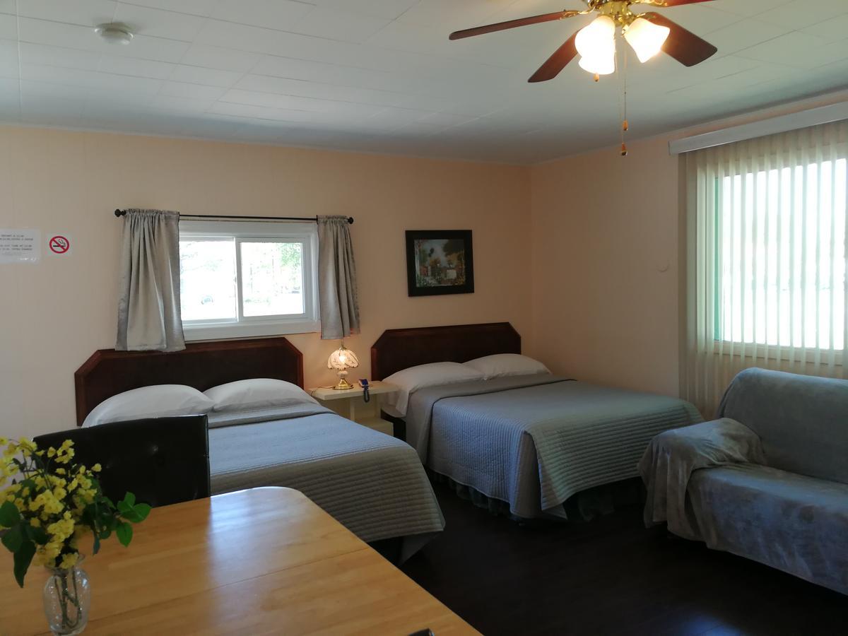 Motel Belair Rigaud Екстер'єр фото