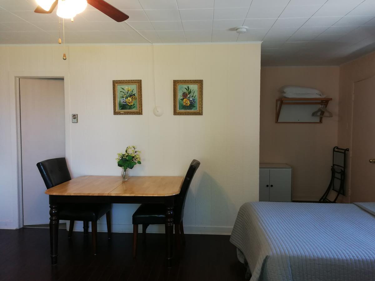 Motel Belair Rigaud Екстер'єр фото