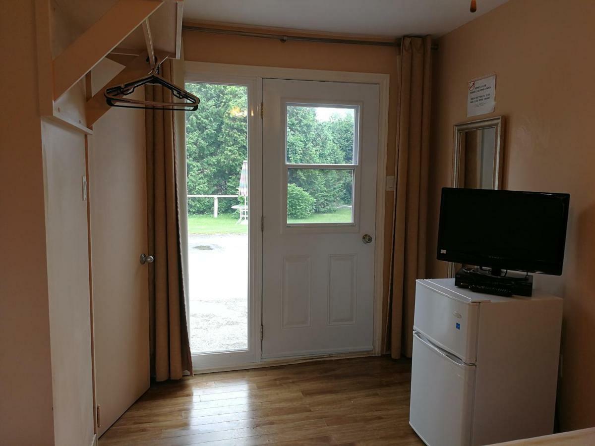 Motel Belair Rigaud Екстер'єр фото